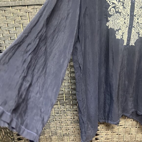 Johnny Was Navy Blue Embroidered Long Sleeve Tunic Henley Top Size 4X - Picture 5 of 8